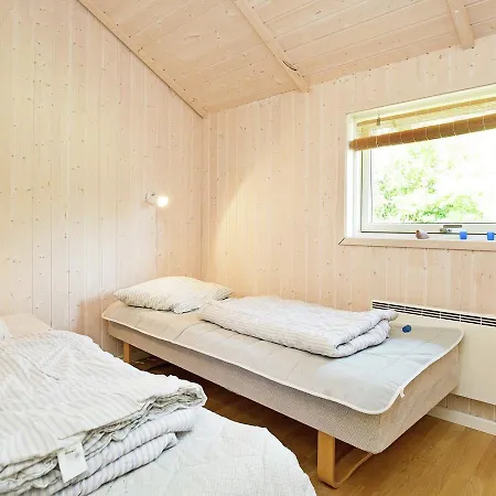Four-bedroom Holiday In 2 펜션 Asnæs