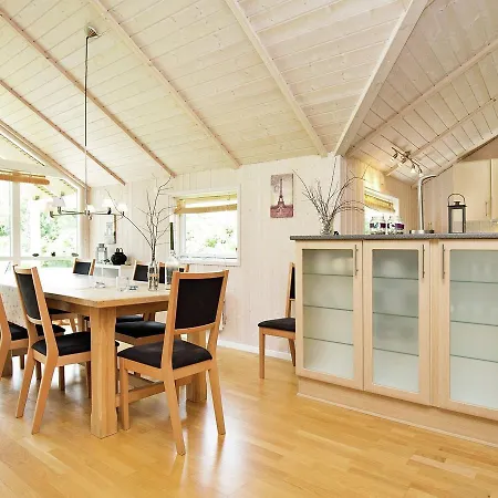 Four-bedroom Holiday In 2 펜션 *